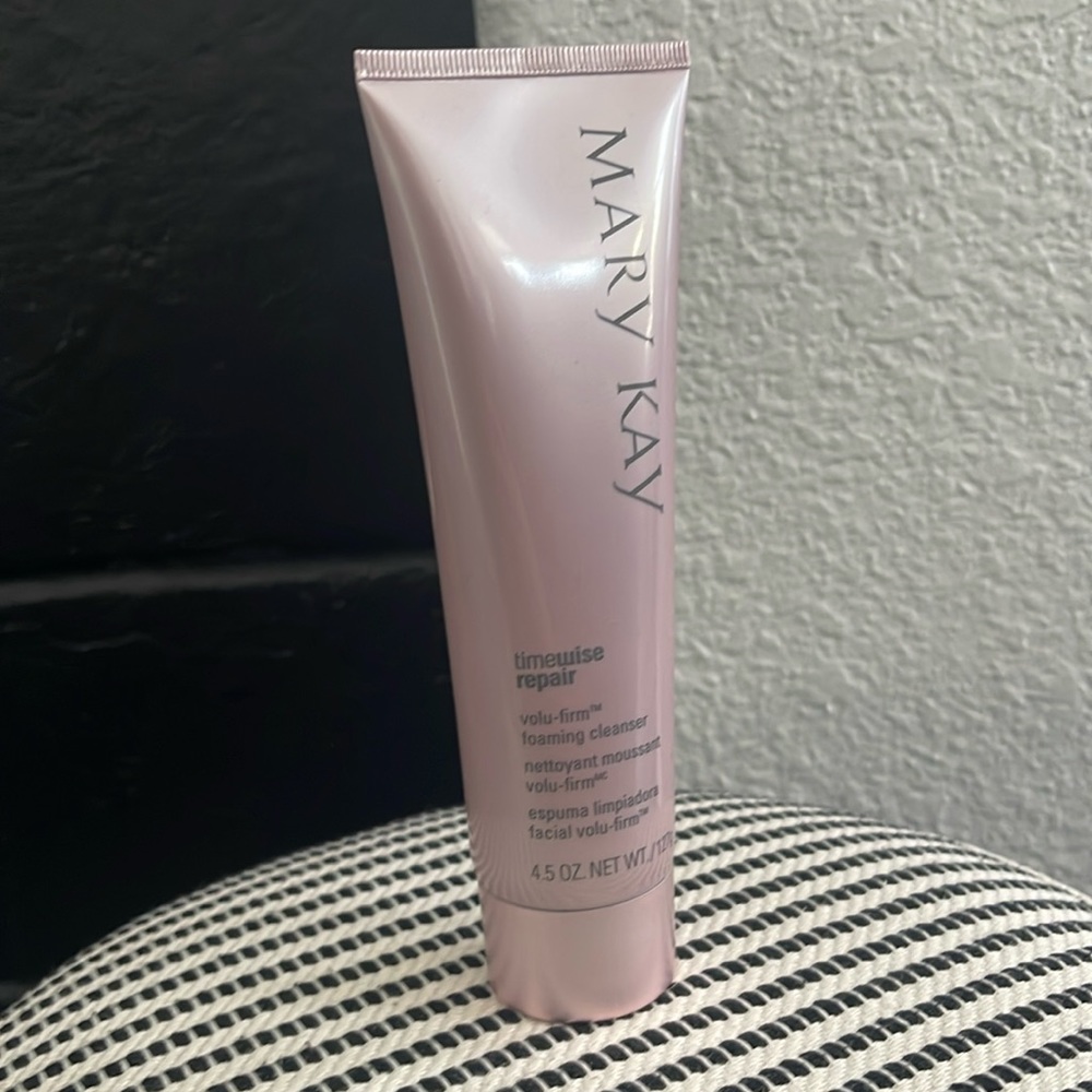 Mary Kay TimeWise Repair Volu-firm foaming cleanser NWOB